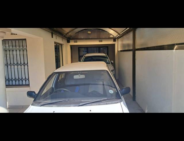 5 BEDROOM HOUSE FOR SALE IN MEADOWLANDS